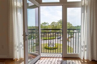 Building Photo - 670 Town Center Dr