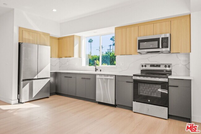 Building Photo - 1707 Burnside Ave