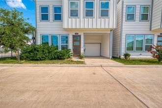 Building Photo - 7703 Rainbow Cl