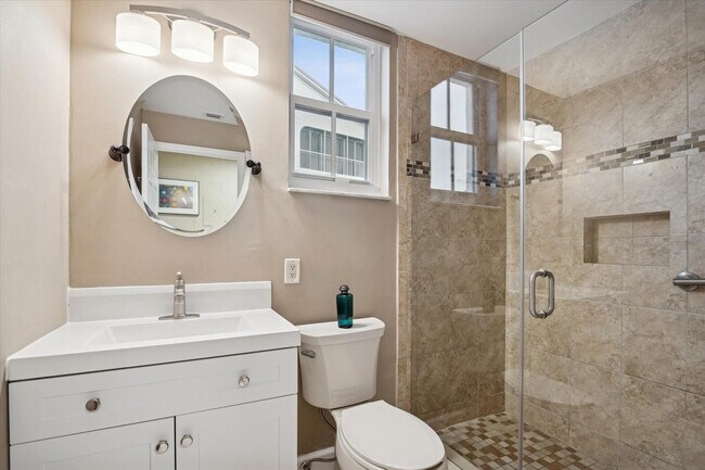 Building Photo - 4112 W Palm Aire Dr