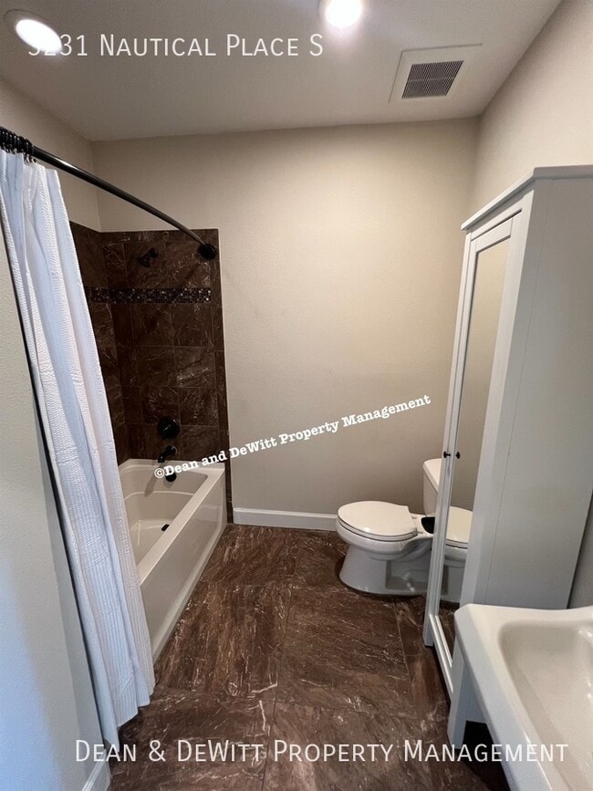 Building Photo - 3231 Nautical Pl S