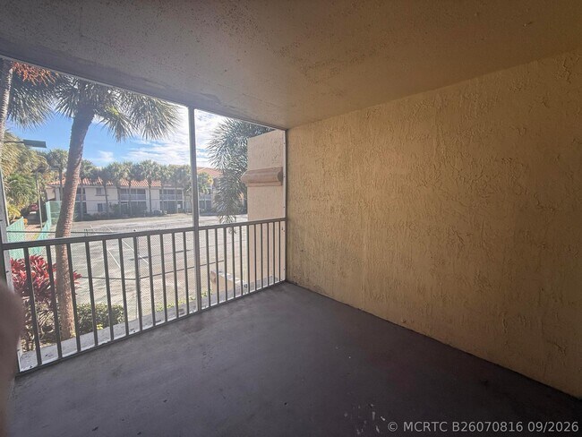 Building Photo - 16203 Glenmoor Dr