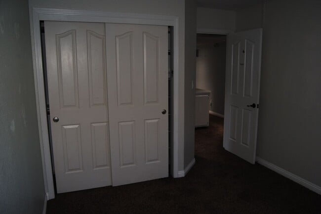 Building Photo - 9305 Brookstone Ct