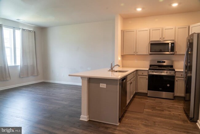 Building Photo - 57 Arlotta St