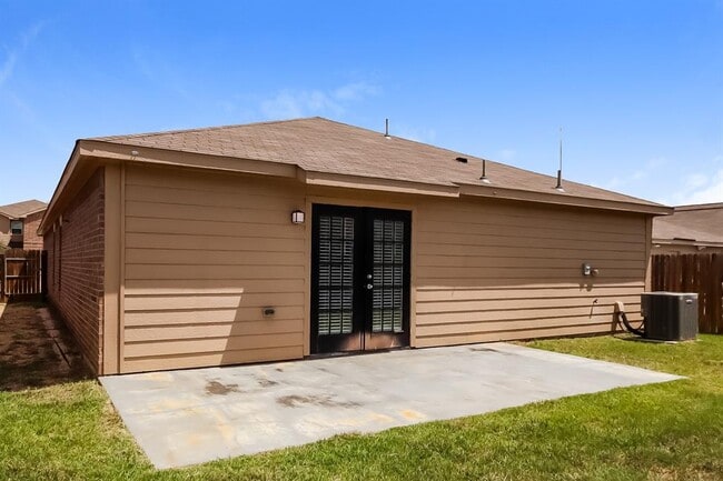 Building Photo - 12039 Fairquarter Ln