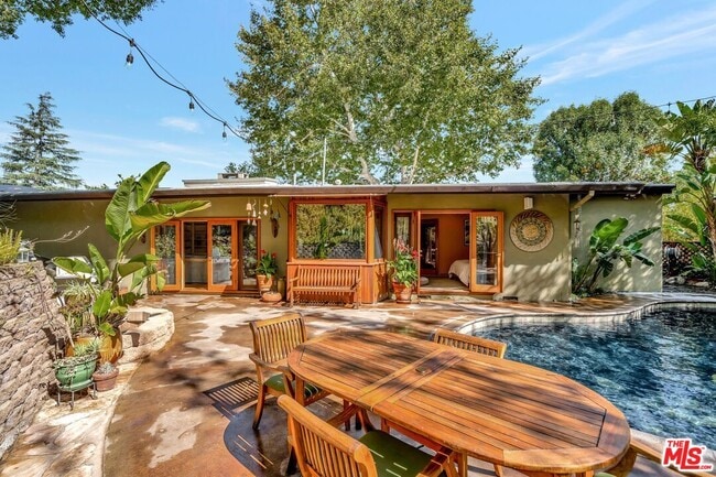 Building Photo - 15511 Woodcrest Dr