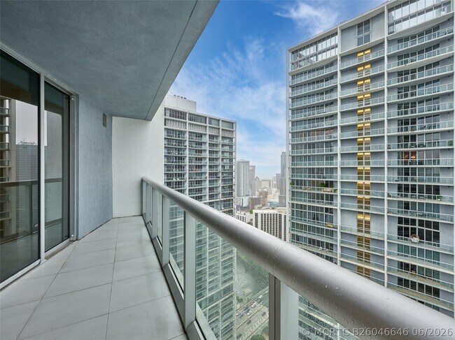 Building Photo - 495 Brickell Ave