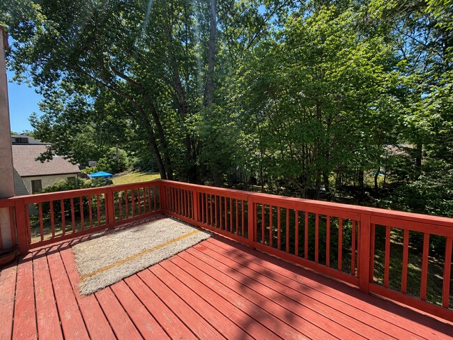 Building Photo - 5BR Jackson Home with Yard and Deck