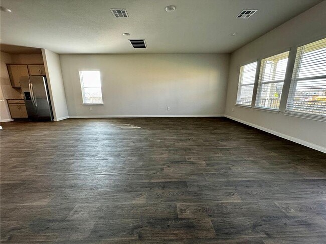 Building Photo - 115 Bethpage Dr