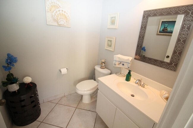 Building Photo - 1396 Banyan Way