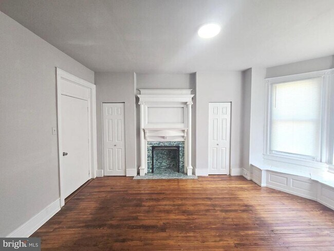 Building Photo - 5222 Webster St