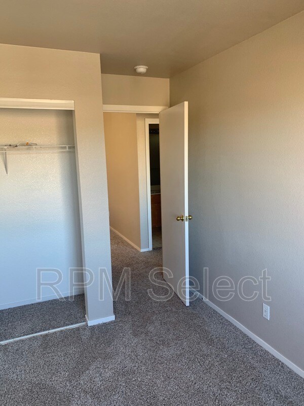 Building Photo - 4932 Chaps Ct