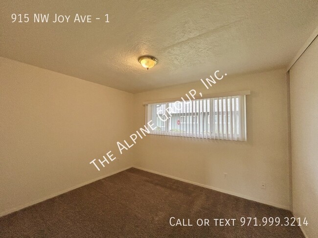 Building Photo - Single Level, 2 Bedroom by Cornell/NW Murr...