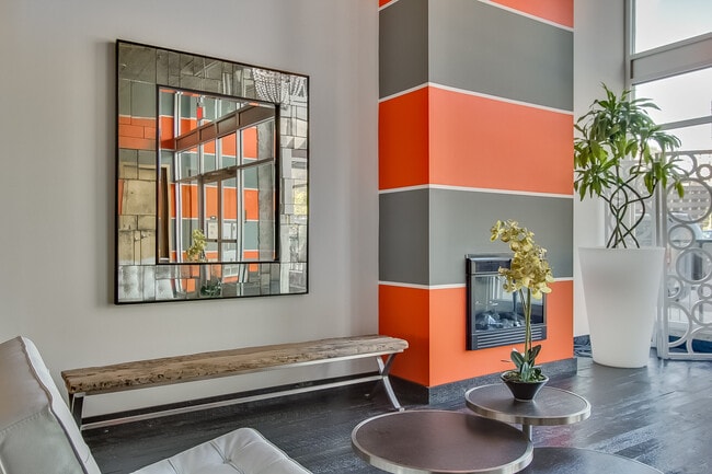 Building Photo - 521 S 7th St