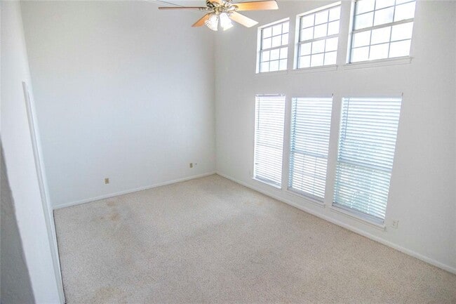Building Photo - 12705 Hunters Chase Dr