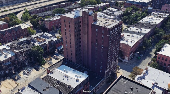 Building Photo - 1001 St Paul St