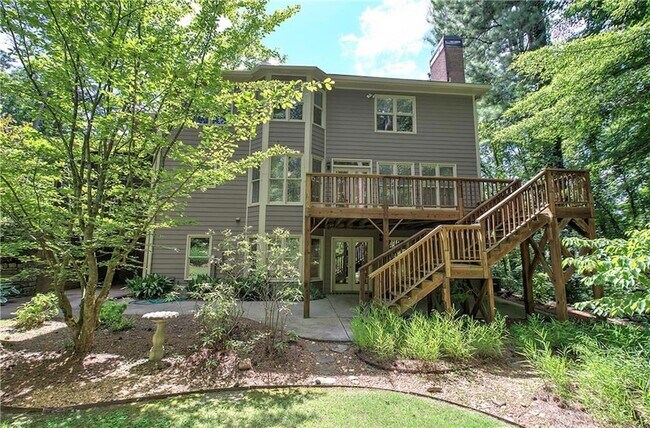 Building Photo - 2320 Starr Lake Dr NW