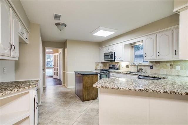 Building Photo - 124 Meadowglen Cir
