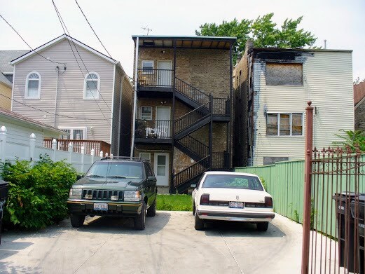Building Photo - 2041 N Keeler Ave