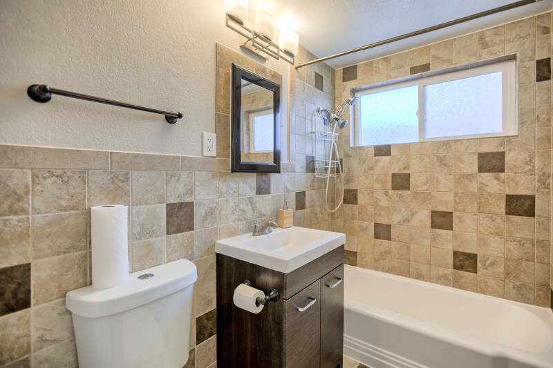 Building Photo - 312 Crescent Dr