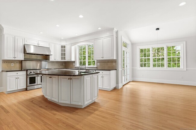 Building Photo - 5 Winthrop Hill