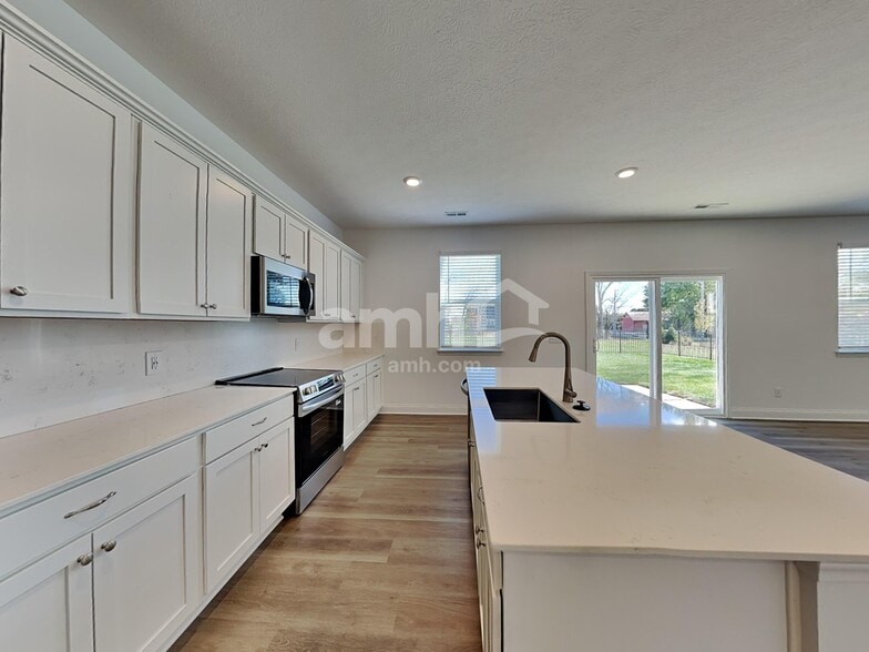 Building Photo - 202 Kramer Mills Dr