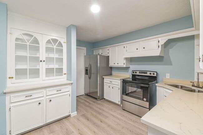 Building Photo - 3735 Woodpeckers Grove