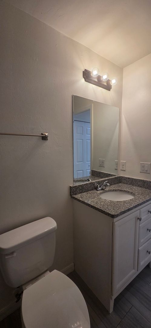 Building Photo - Duplex for rent
