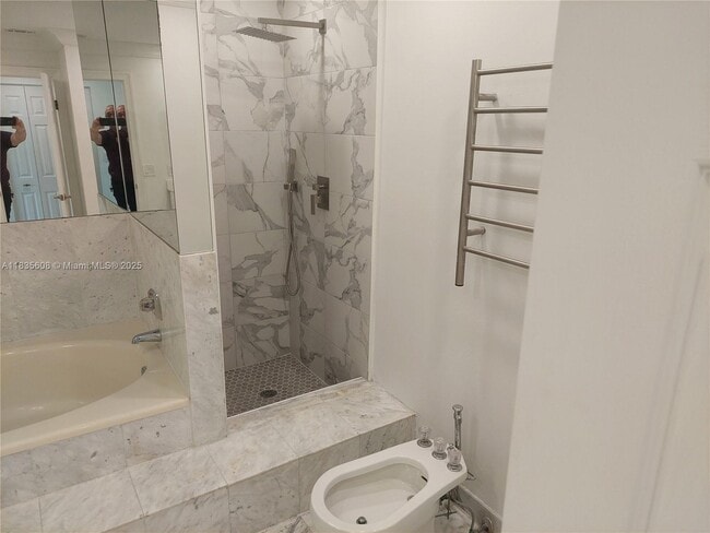 Building Photo - 350 Poinciana Island Dr