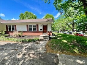 Building Photo - Very Nice North Overland Park Duplex-Avail...