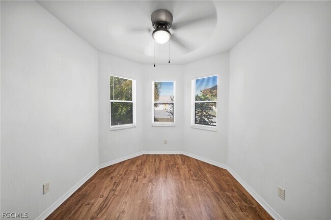 Building Photo - 1044 SE 11th St