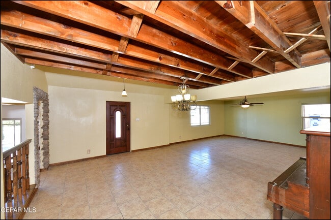 Building Photo - 908 Bolivia St