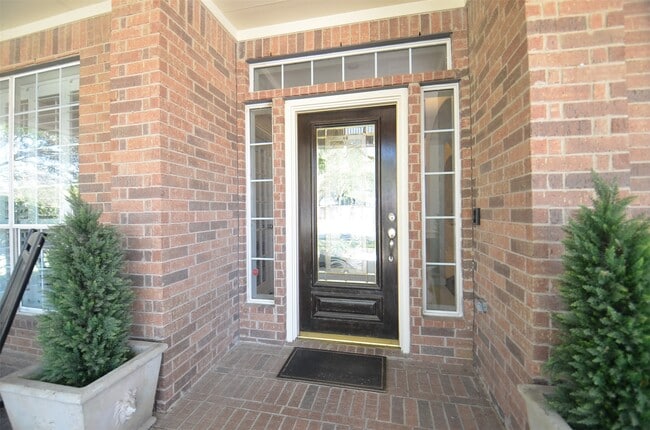 Building Photo - 1310 Wildwood Ln