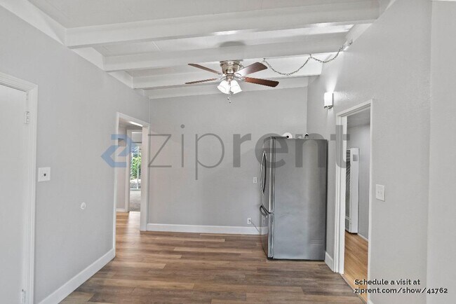Building Photo - 3350 Pepper Tree Ln