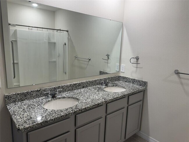 Building Photo - 1061 Fig St