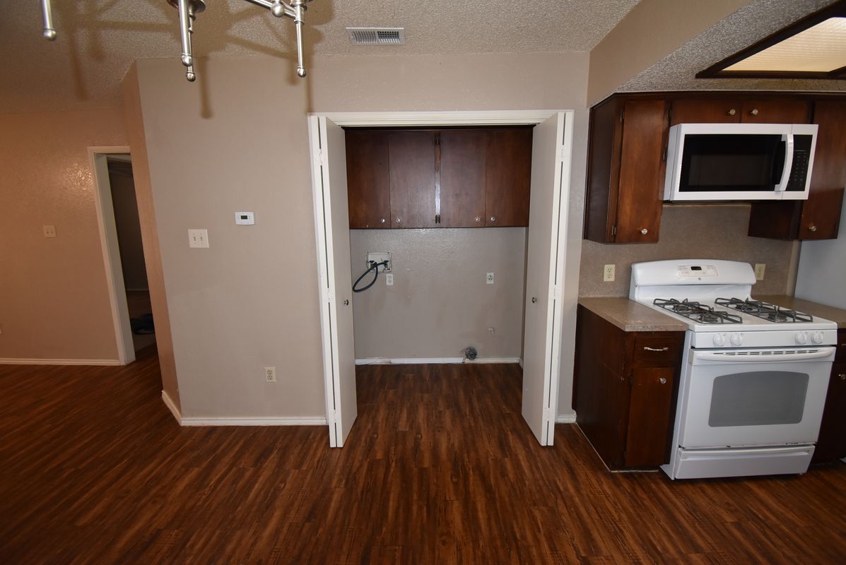 Building Photo - 1802 Rawhide Loop