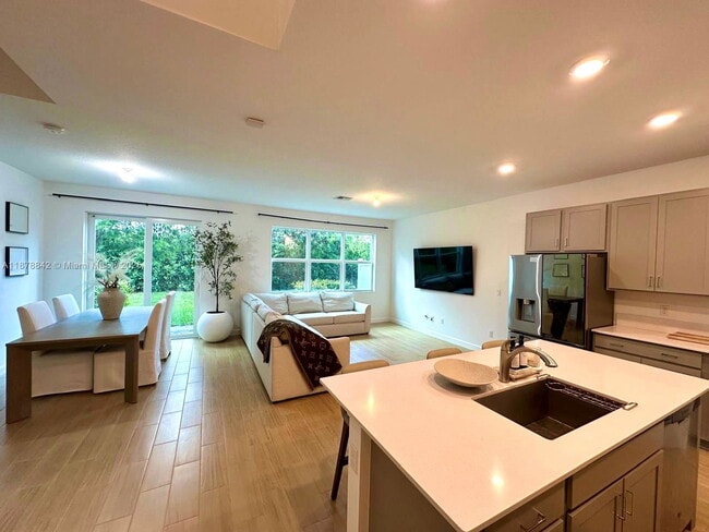 Building Photo - 9045 Zevon Ct