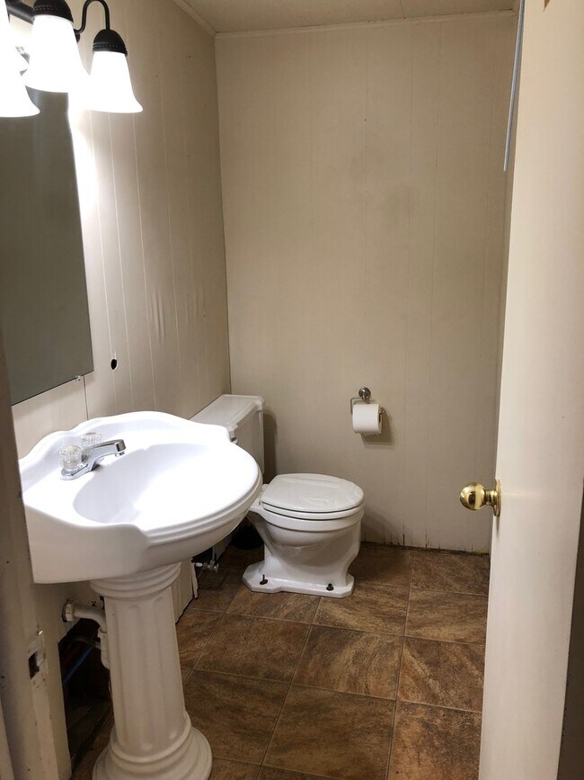 Building Photo - 1 Bedroom Apartment in Worthing