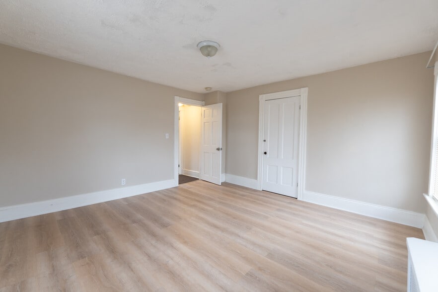 Building Photo - 50 Youngs Ave