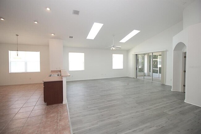 Building Photo - 84 W Waterside Pkwy
