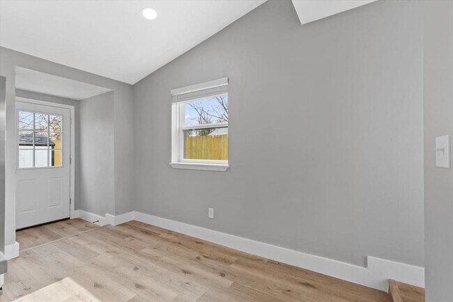 Building Photo - 102 East St