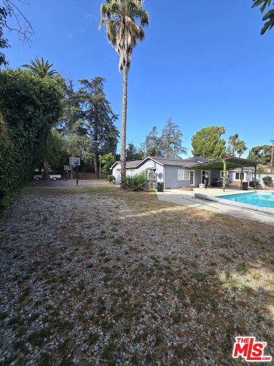 Building Photo - 14151 Chandler Blvd