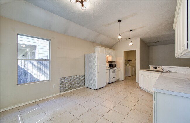 Building Photo - 98 S Vesper Bend Cir