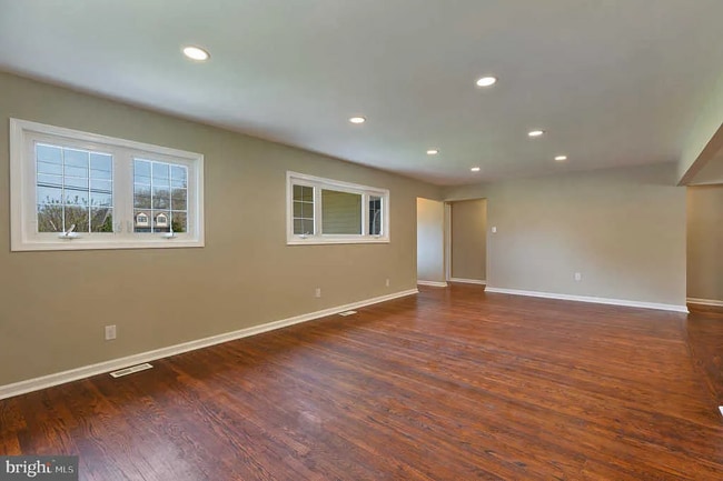 Building Photo - 304 Browning Ln