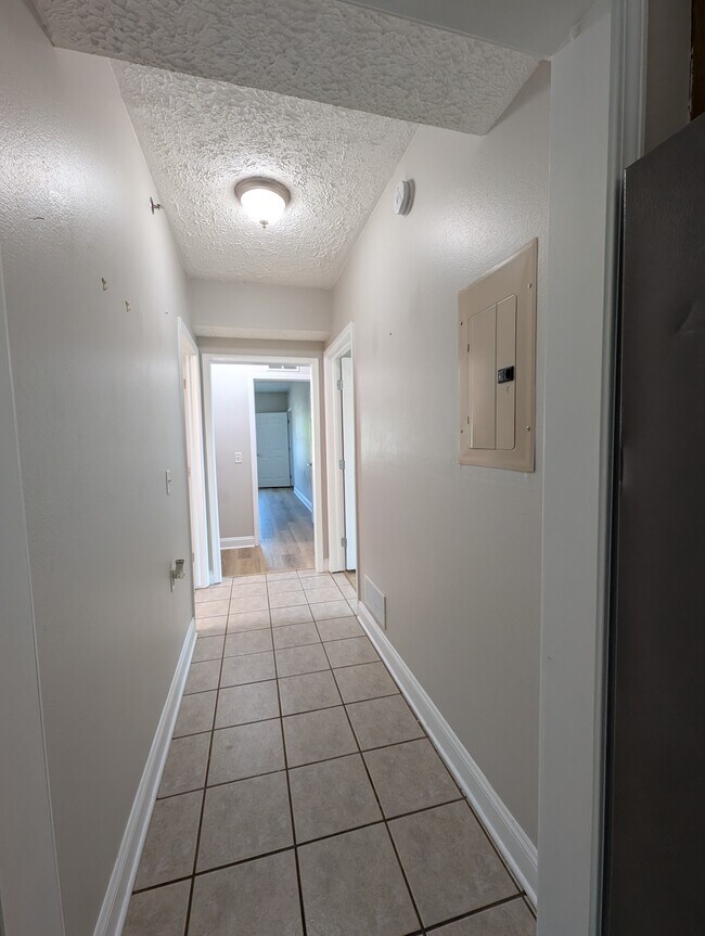 Building Photo - 3738 Riverbed Ln SE