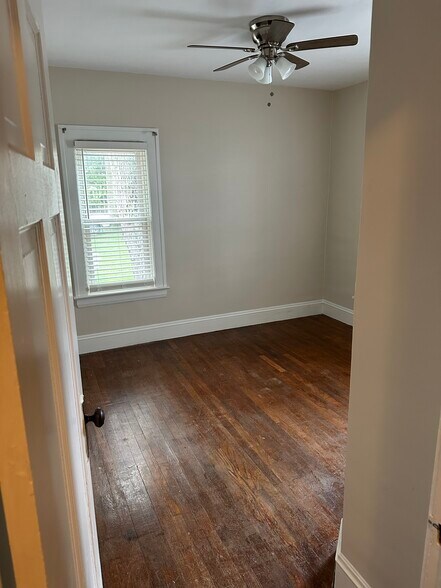 Building Photo - 1286 Edwards Ave