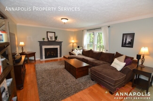 Building Photo - 555 Brightview Dr