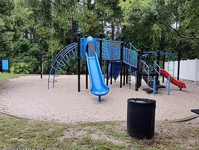 Building Photo - 6 Bedrooms 4 Bathroom 1672 Hammock Grove Lane