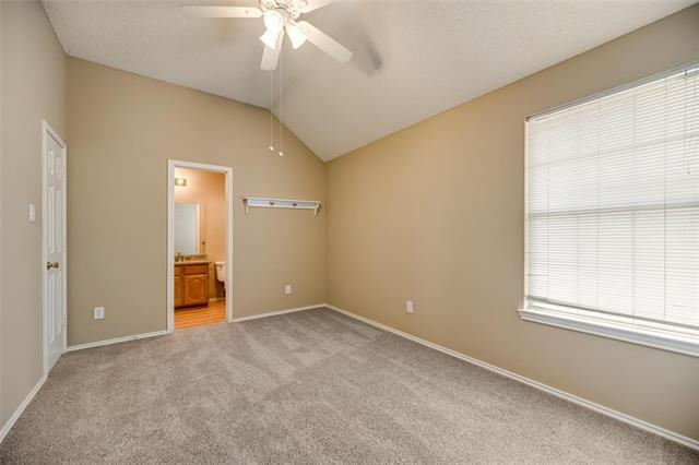 Building Photo - 2113 Glenmont Dr