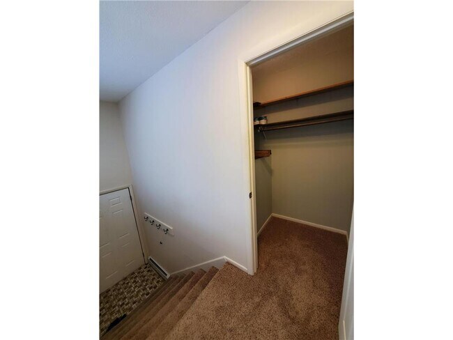 Building Photo - 4474 Denbigh Rd